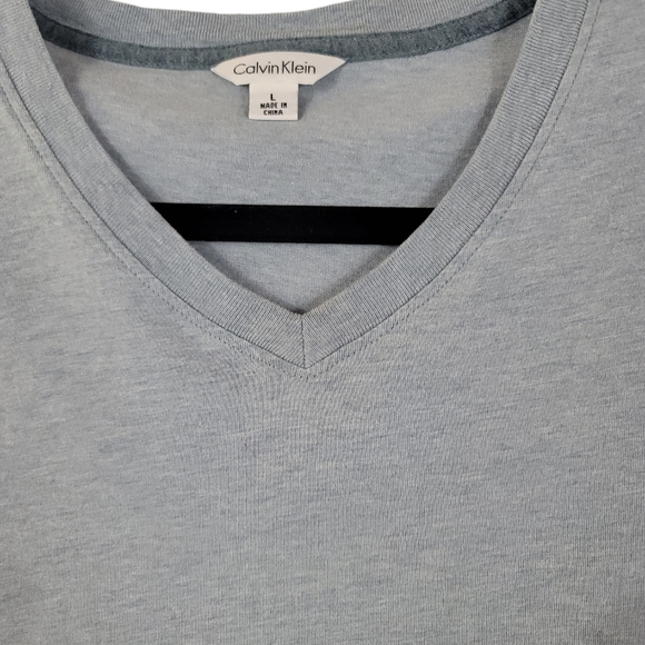 Calvin Klein men v neck t-shirt - Picture 2 of 4